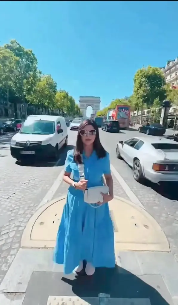 Nida Yasir Family Trip from Paris