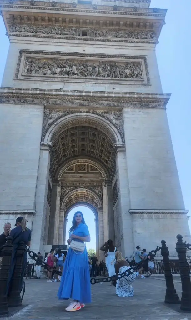 Nida Yasir Family Trip from Paris