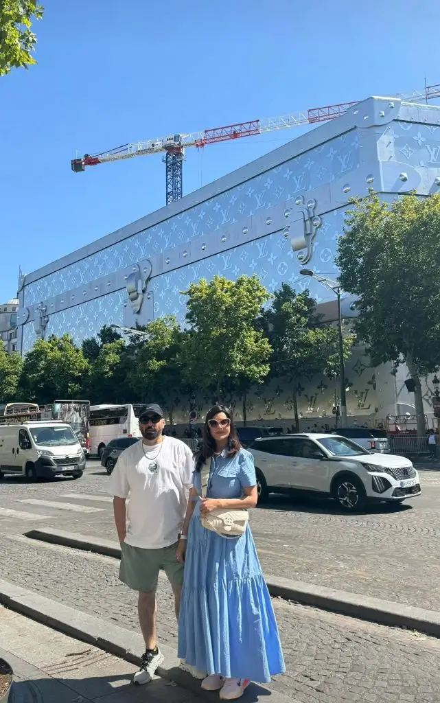 Nida Yasir Family Trip from Paris