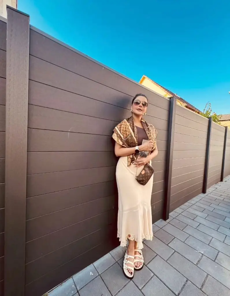 Nida Yasir Family Trip from Paris