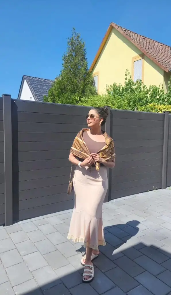 Nida Yasir Family Trip from Paris