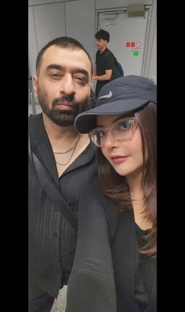 Nida Yasir Family Trip from Paris