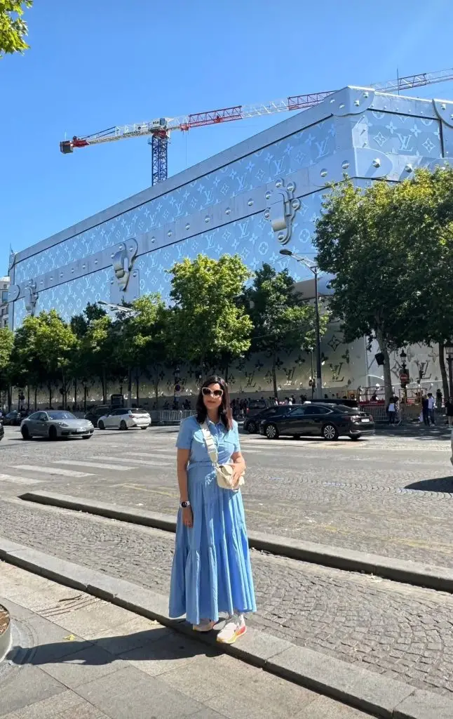 Nida Yasir Family Trip from Paris