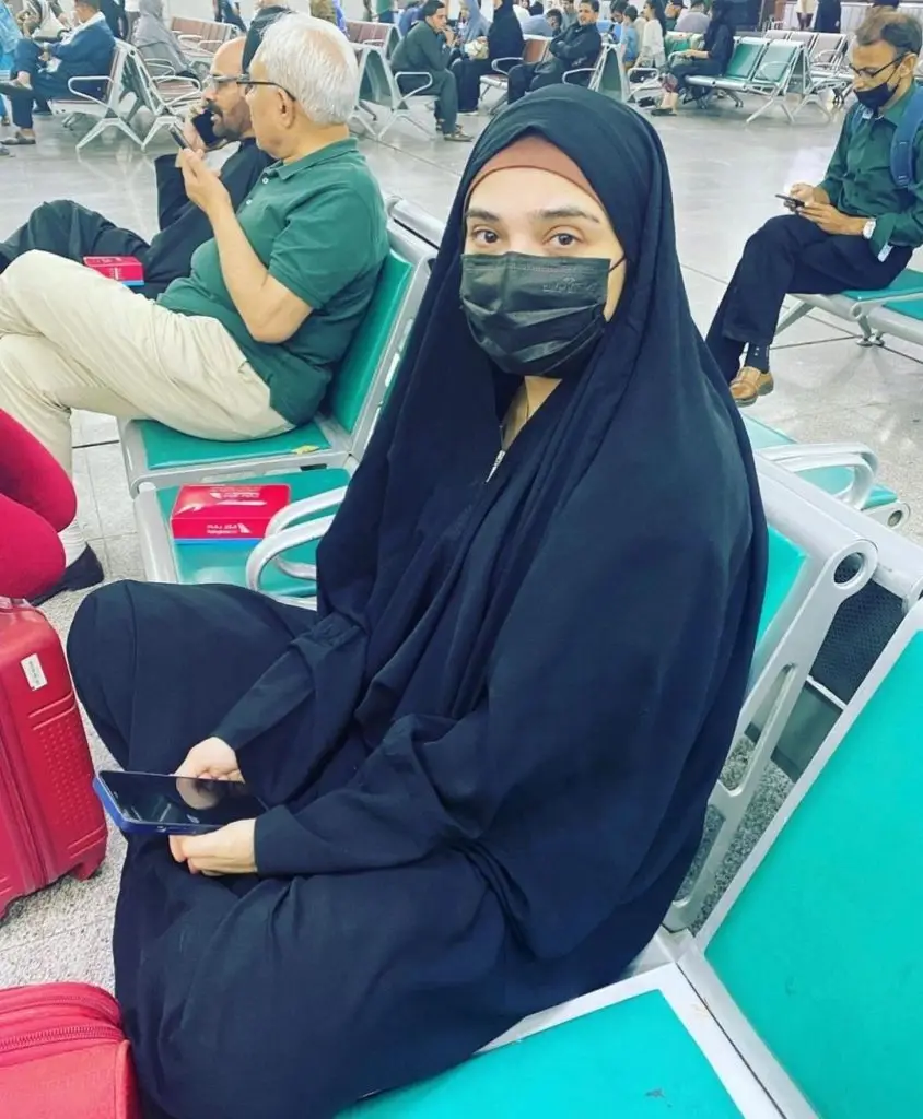 Pakistani Ahl e Tashie Celebrities Observe Muharram with Respect