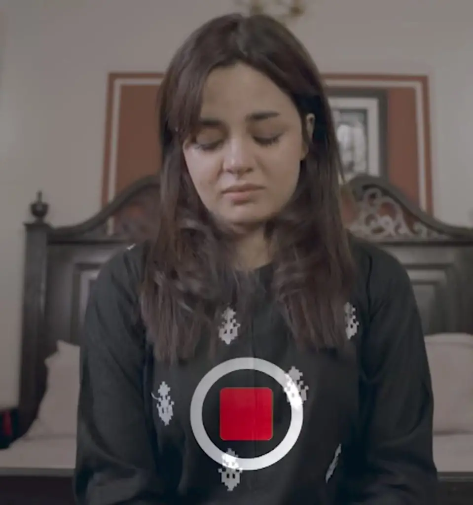 Komal Meer’s Cosmetic Surgery & Acting in Goonj Under Discussion