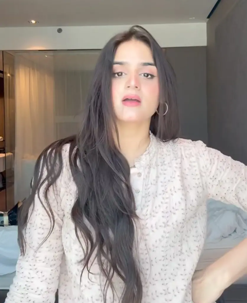 Hira Mani’s Latest Pictures & Reel Heavily Criticized