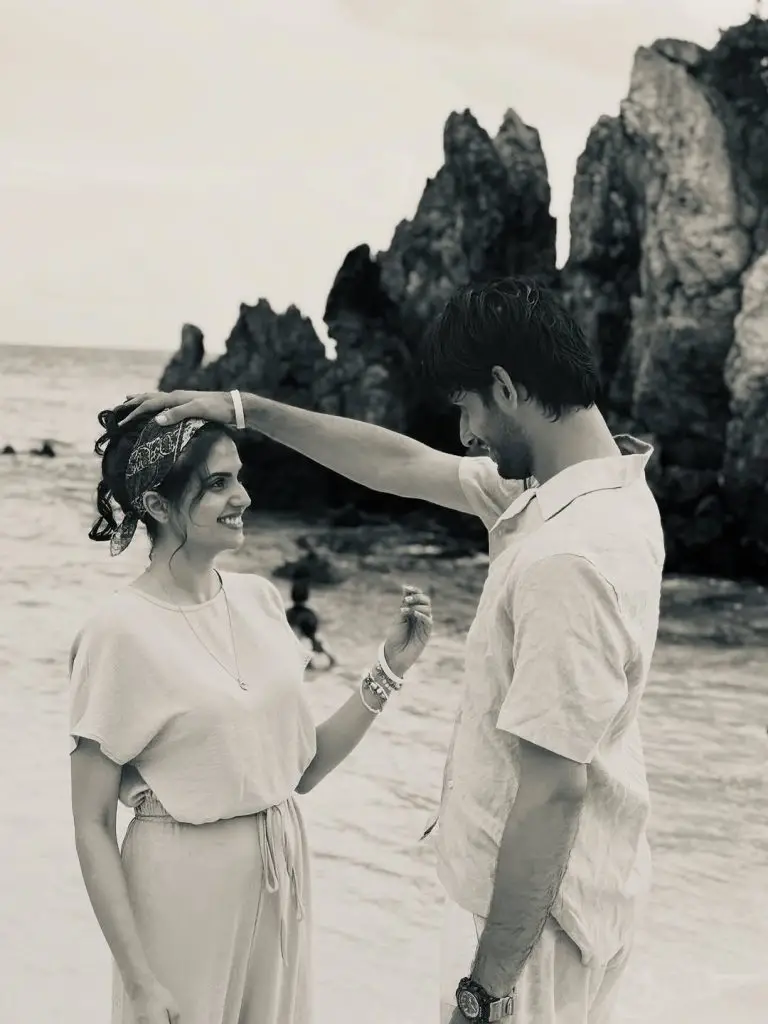 Subhan Awan & Washma Fatima Romantic Pictures from Thailand