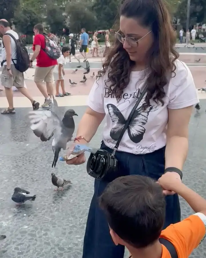 Faysal quraishi Vacations With Family In Barcelona
