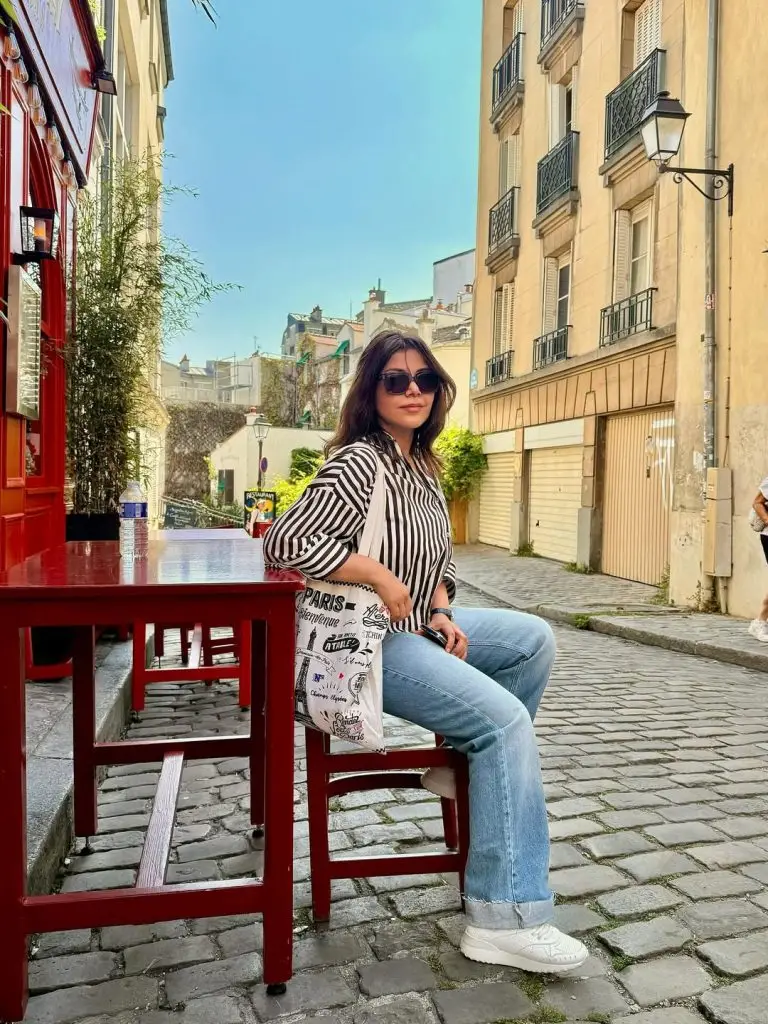 Hadiqa Kiani & Son Vacation In France