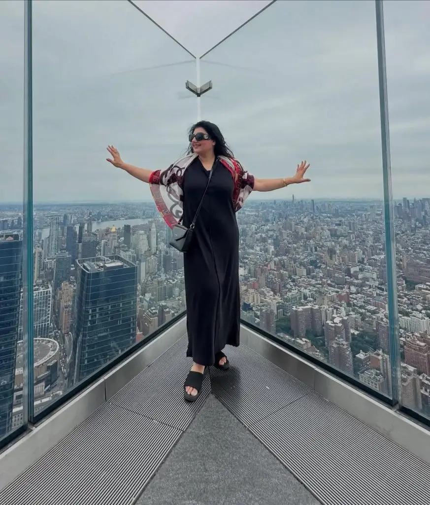 Javeria Saud Shares family Pictures From The Edge New York City