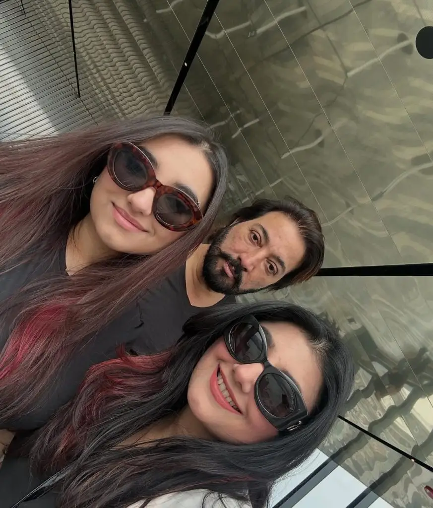 Javeria Saud Shares family Pictures From The Edge New York City