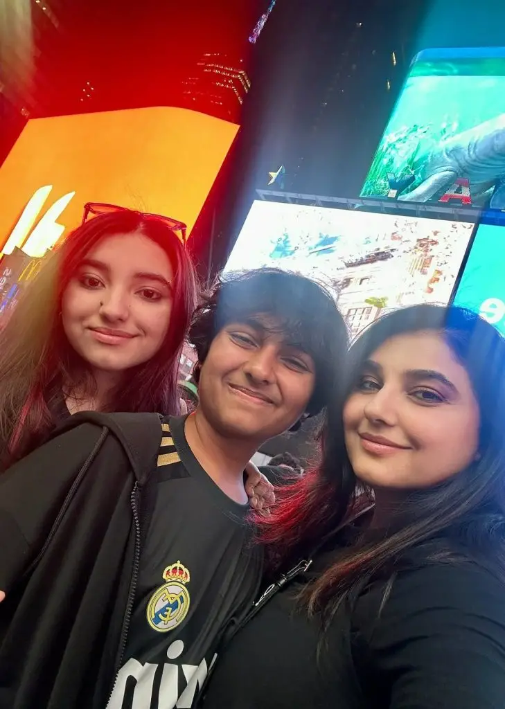 Javeria Saud with Her Kids From Time Square