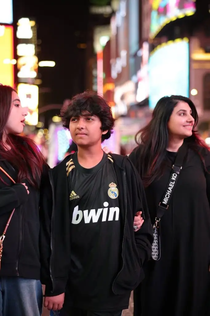 Javeria Saud with Her Kids From Time Square