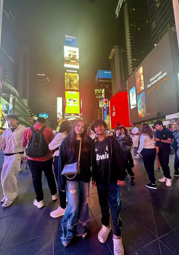 Javeria Saud with Her Kids From Time Square