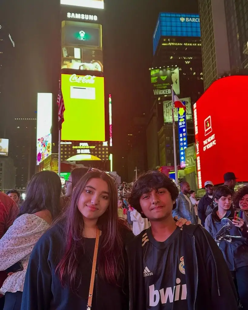 Javeria Saud with Her Kids From Time Square