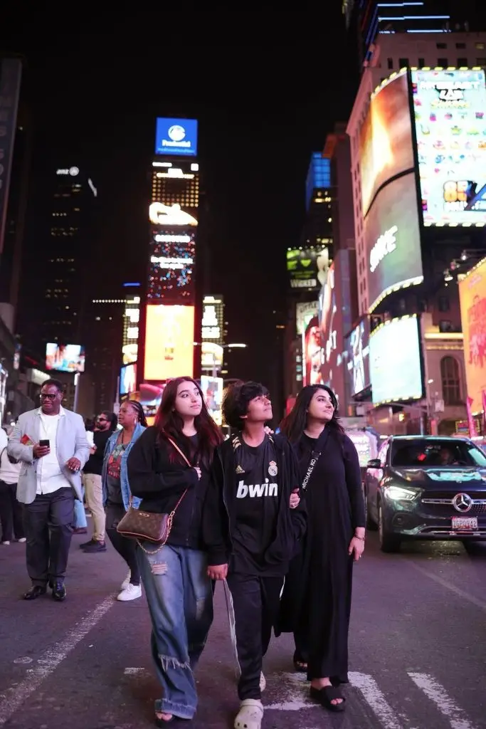 Javeria Saud with Her Kids From Time Square
