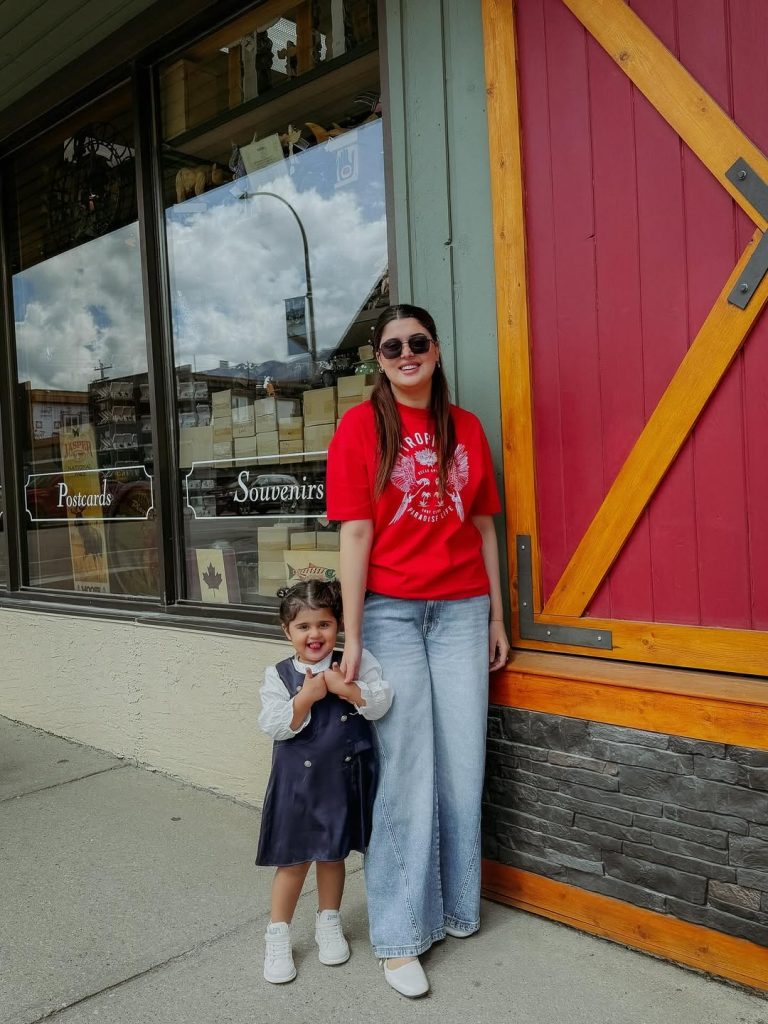 Kanwal Aftab & Family Vacation In Canada