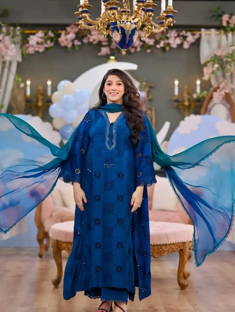 Mariyam Nafees Beautiful Family Photoshoot from GMP