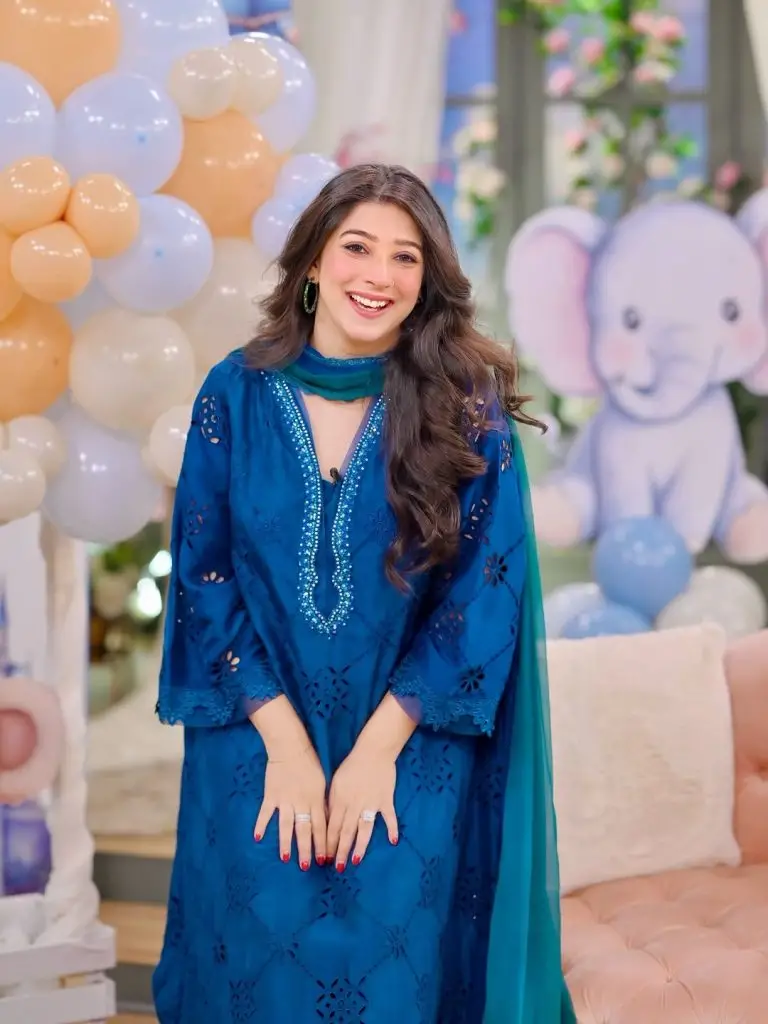Mariyam Nafees Beautiful Family Photoshoot from GMP