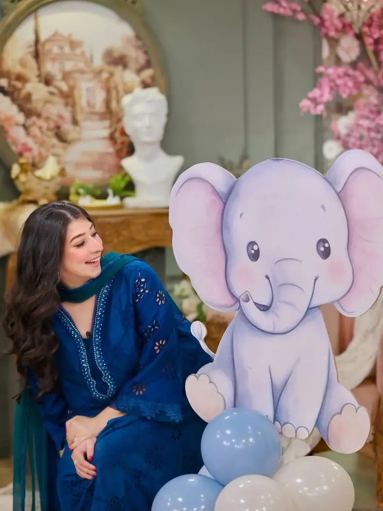 Mariyam Nafees Beautiful Family Photoshoot from GMP