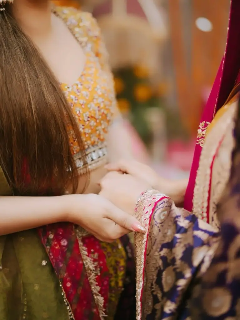 Mawra Hocane’s Sweet Birthday Wish For Sister Urwa Hocane