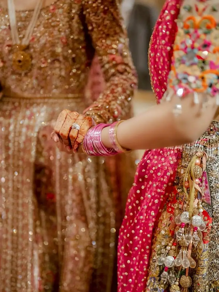 Mawra Hocane’s Sweet Birthday Wish For Sister Urwa Hocane