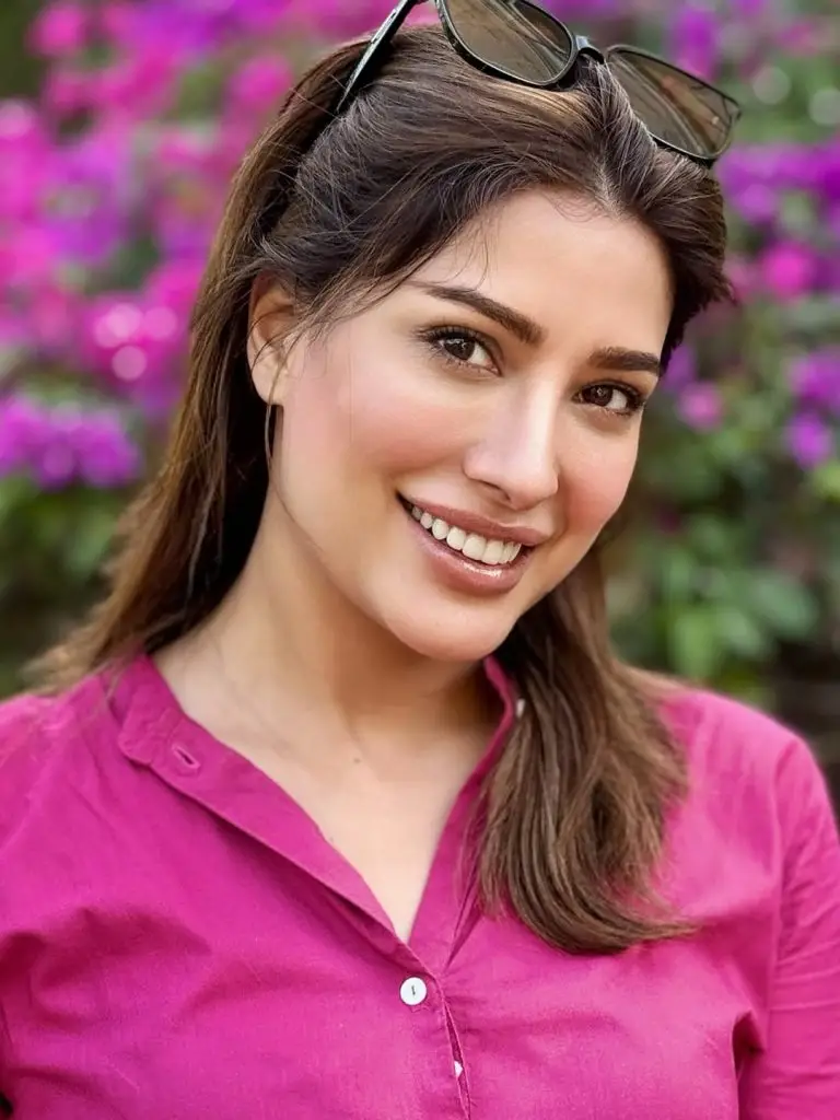 10 Pakistani Stars Who Faced Age Shaming In 2025