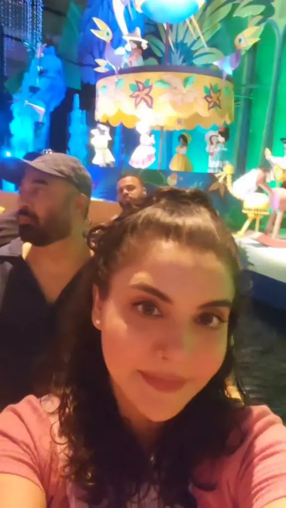 Nida Yasir Shares Family Vacation Pictures From Disneyland Paris