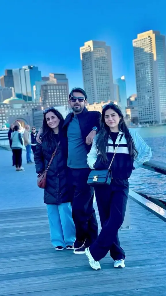 Sanam Baloch Shares Beautiful Pictures With Siblings