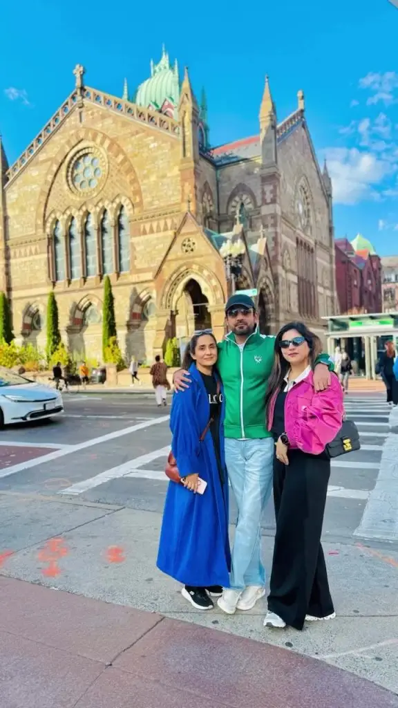 Sanam Baloch Shares Beautiful Pictures With Siblings