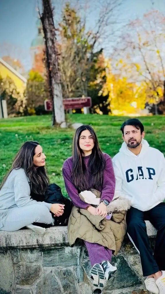 Sanam Baloch Shares Beautiful Pictures With Siblings