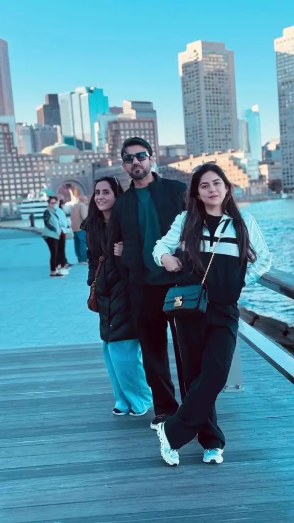 Sanam Baloch Shares Beautiful Pictures With Siblings
