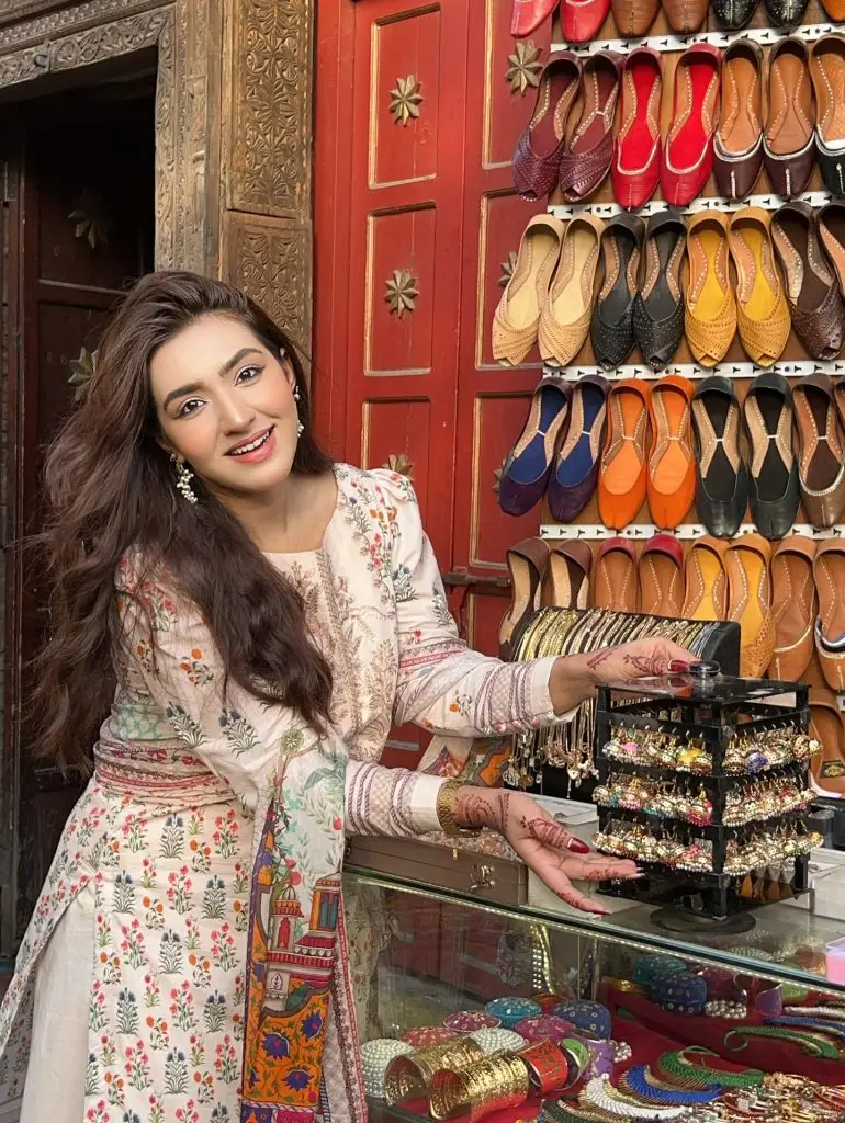 Pakistani Actors Who Called Out Nadia Khan Before Her Warning