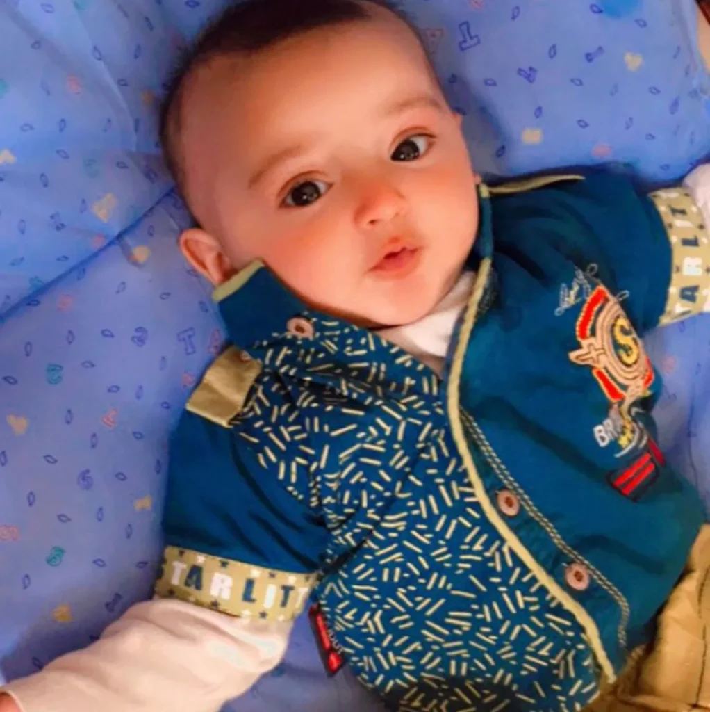 Dayan & Do Kinaray Baby Hoor Shahid Pictures With Real Mother