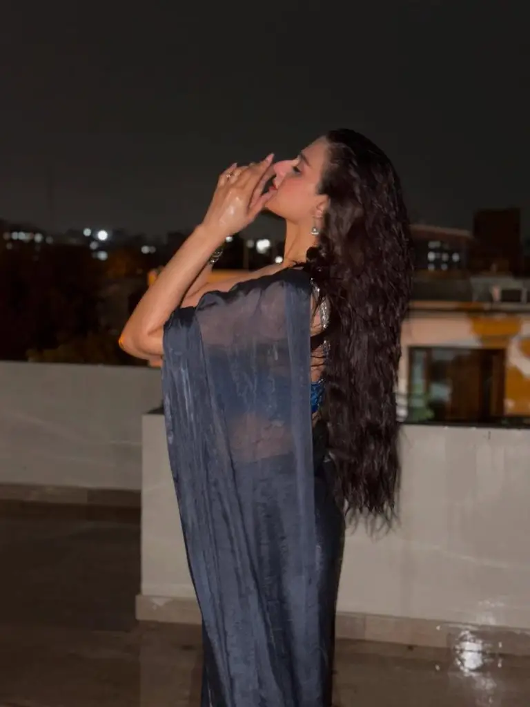Hira Mani Criticized for Bold Saree & Caption Enjoying rain