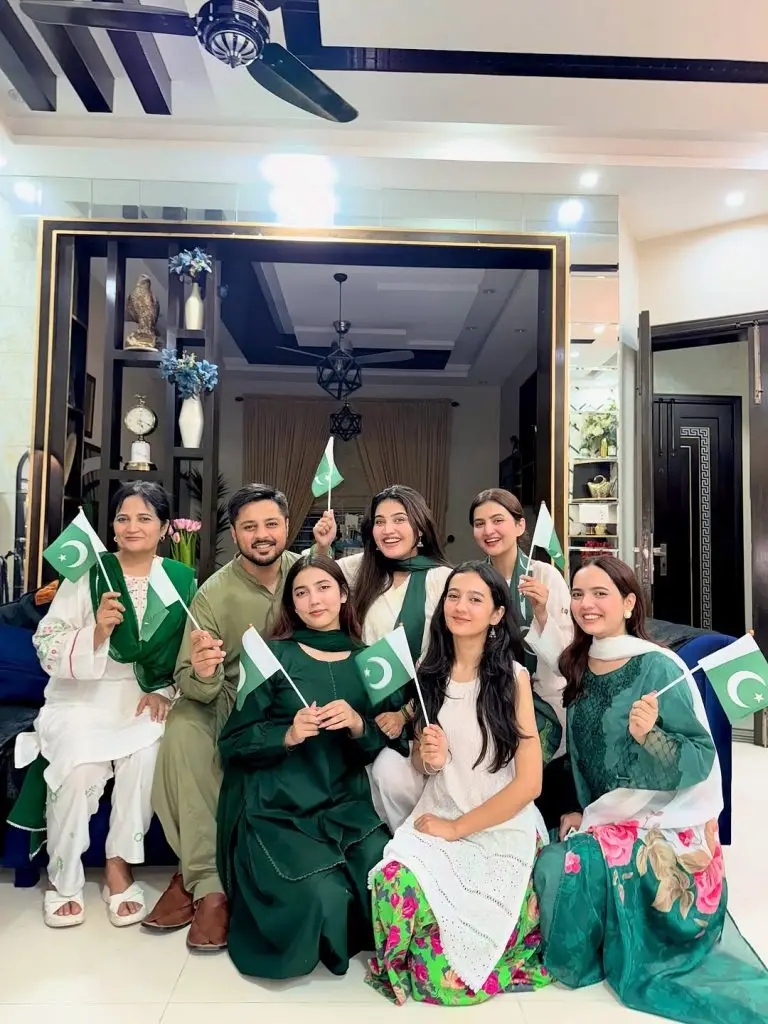 Iqra Kanwal Shares Azadi Special Family Photoshoot