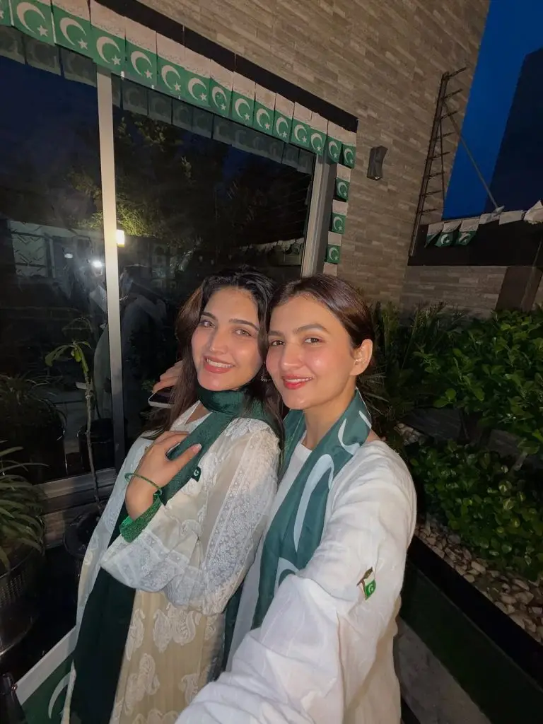 Iqra Kanwal Shares Azadi Special Family Photoshoot