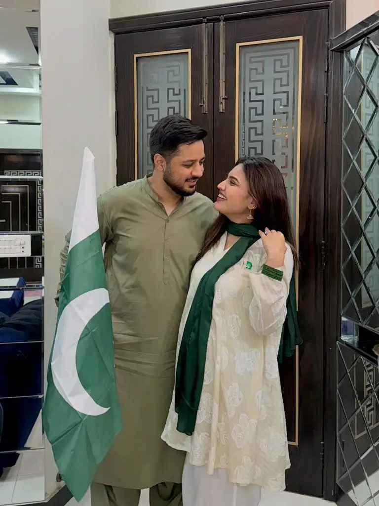 Iqra Kanwal Shares Azadi Special Family Photoshoot