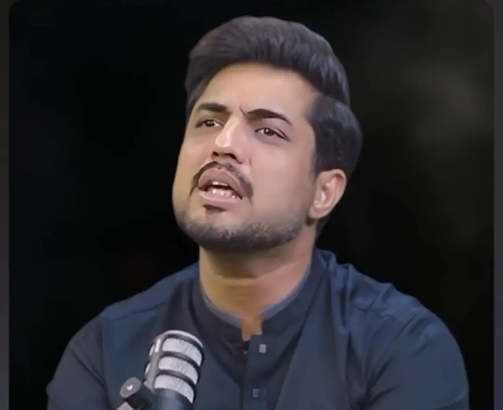 Iqrar ul Hassan Criticized for Calling Himself a Middle Class Man