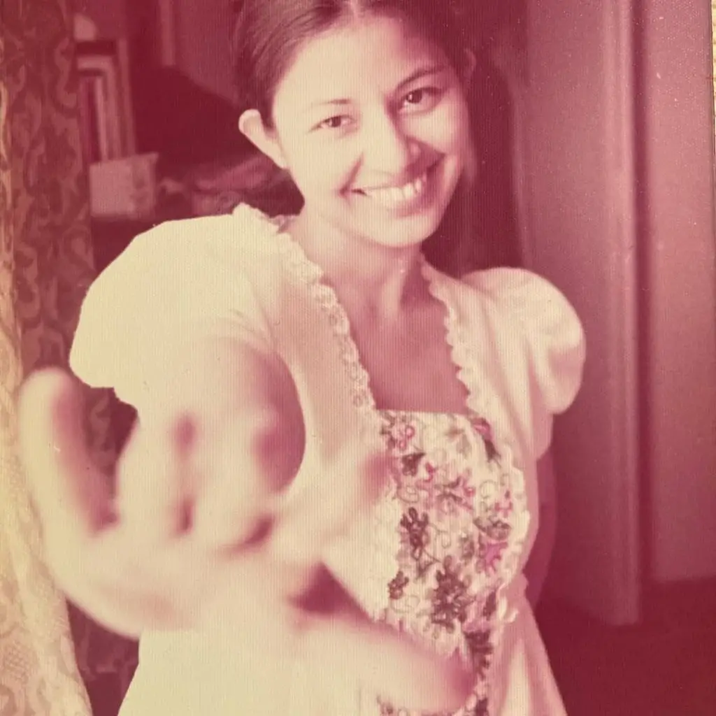 Senior PTV Actress Sajida Syed Shares Stunning Teenage Pictures