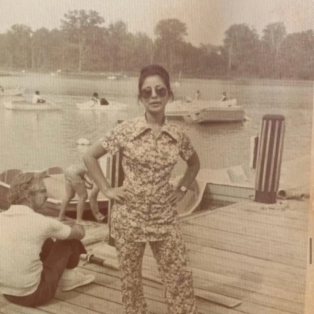 Senior PTV Actress Sajida Syed Shares Stunning Teenage Pictures