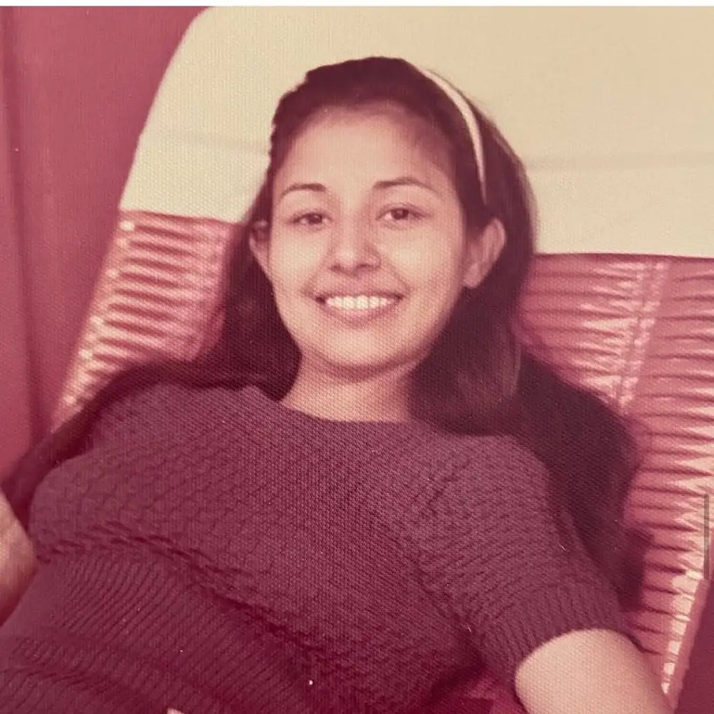 Senior PTV Actress Sajida Syed Shares Stunning Teenage Pictures