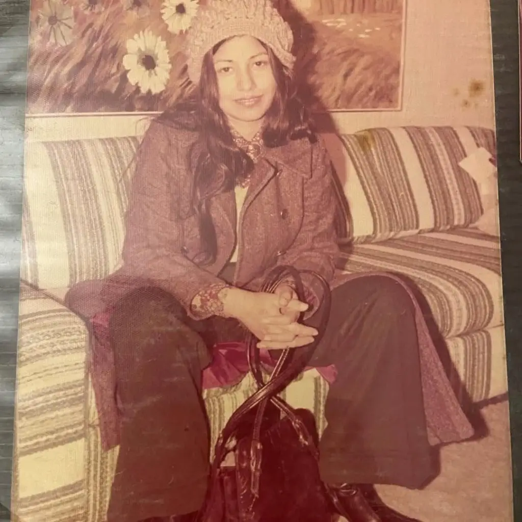 Senior PTV Actress Sajida Syed Shares Stunning Teenage Pictures