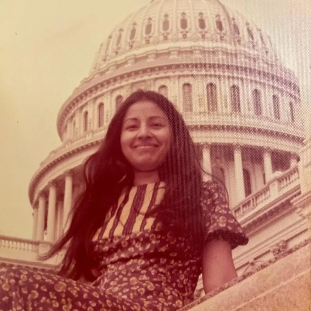 Senior PTV Actress Sajida Syed Shares Stunning Teenage Pictures
