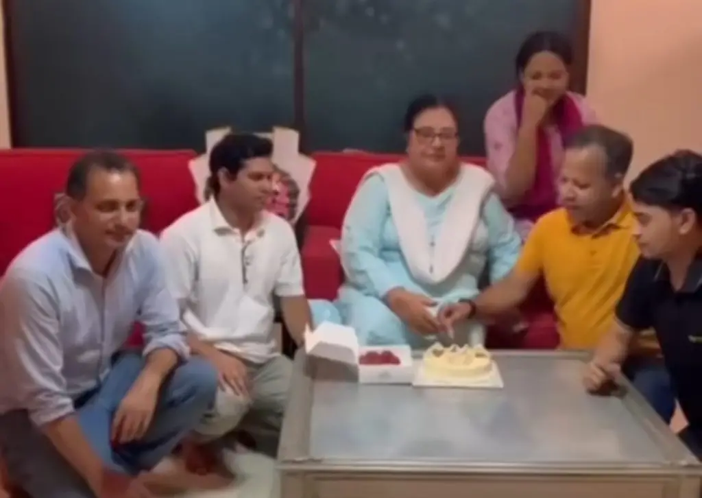 Veteran Film Actor Zeba’s Beautiful Birthday Wish for Shabnam