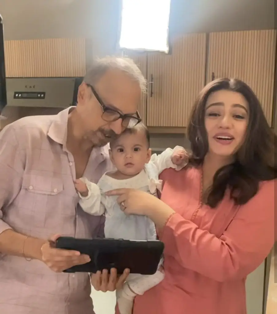 Zara Noor Abbas’s Emotional Note on Project with Her Mother & Daughter