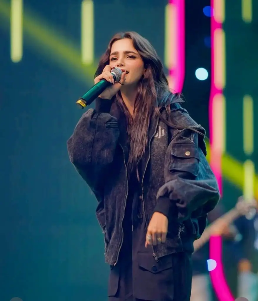 Aima Baig Latest Concert Video Under Fire