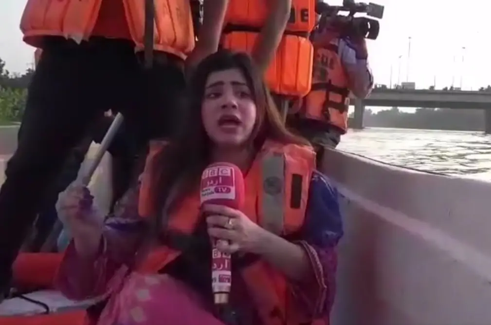 Pakistani Reporter Mehrunnisa Goes Viral For Hilarious Flood Reporting