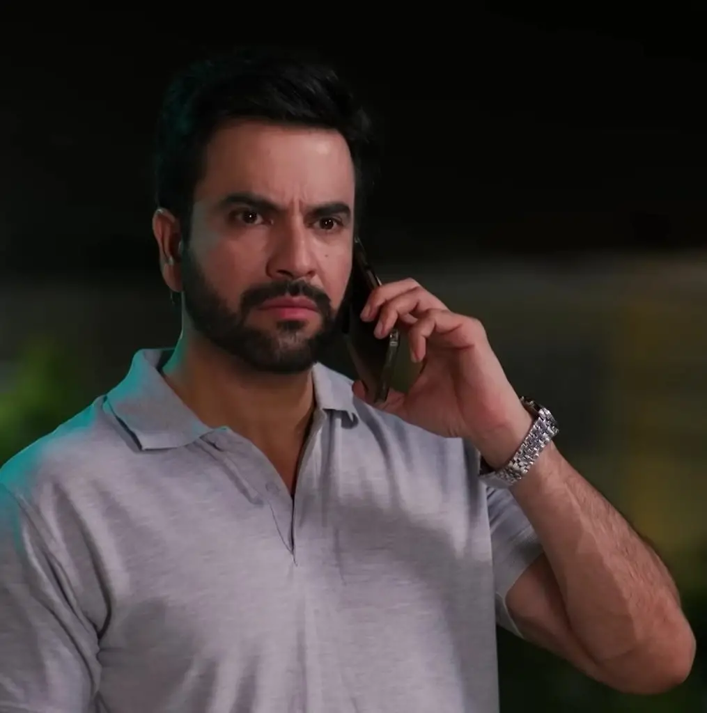 Do Kinaray – Fans Shame Waleed For Taking Dureshehwar’s Calls