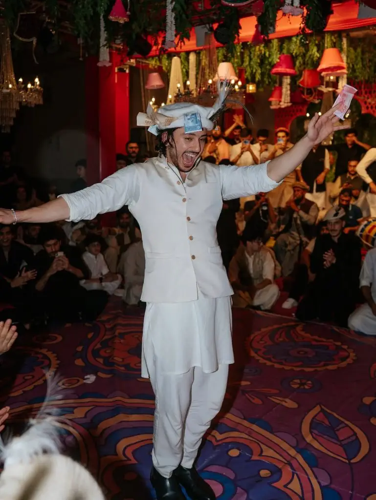 Hasan Raheem & Noor Hasan Mehendi HD Pictures